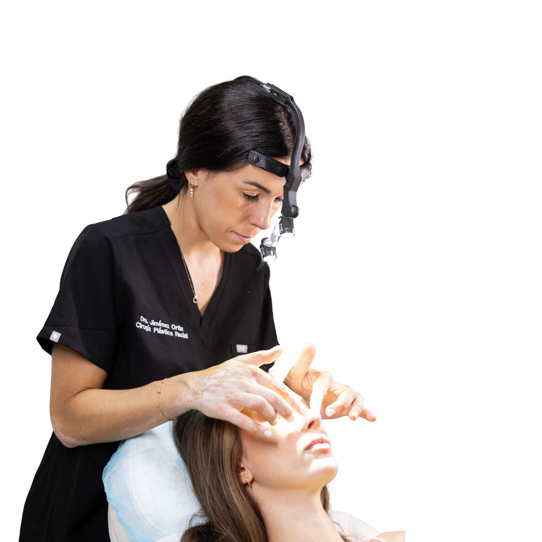 Consigue el equilibrio facial a través de la rinoplastia y armoniza tu rostro de manera natural.
