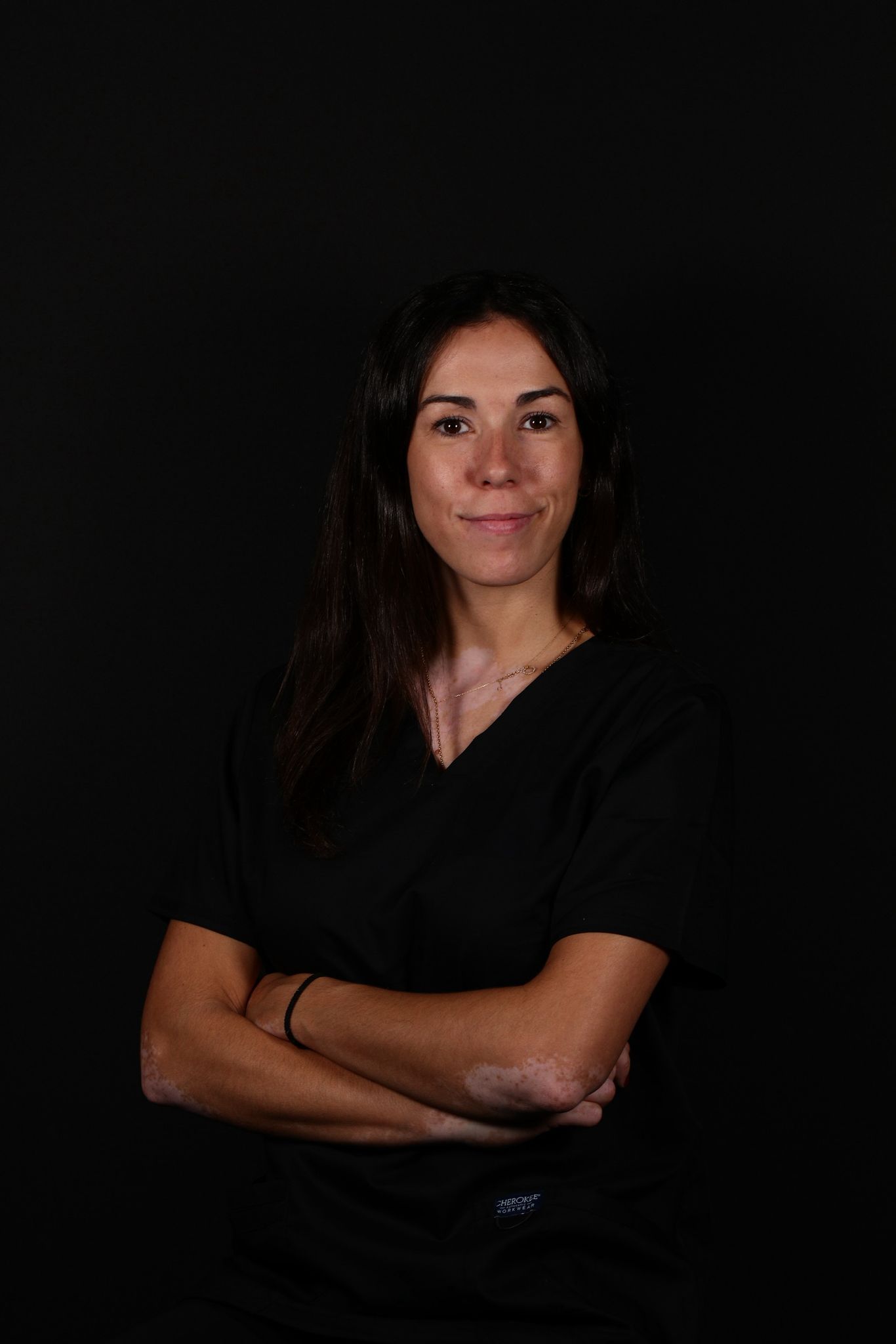 Contacta a nuestro teléfono o vía email con la Dra. Gracia Jiménez, especialista en Cirugía Plástica Facial y Medicina Estética de Rejuvenecimiento.